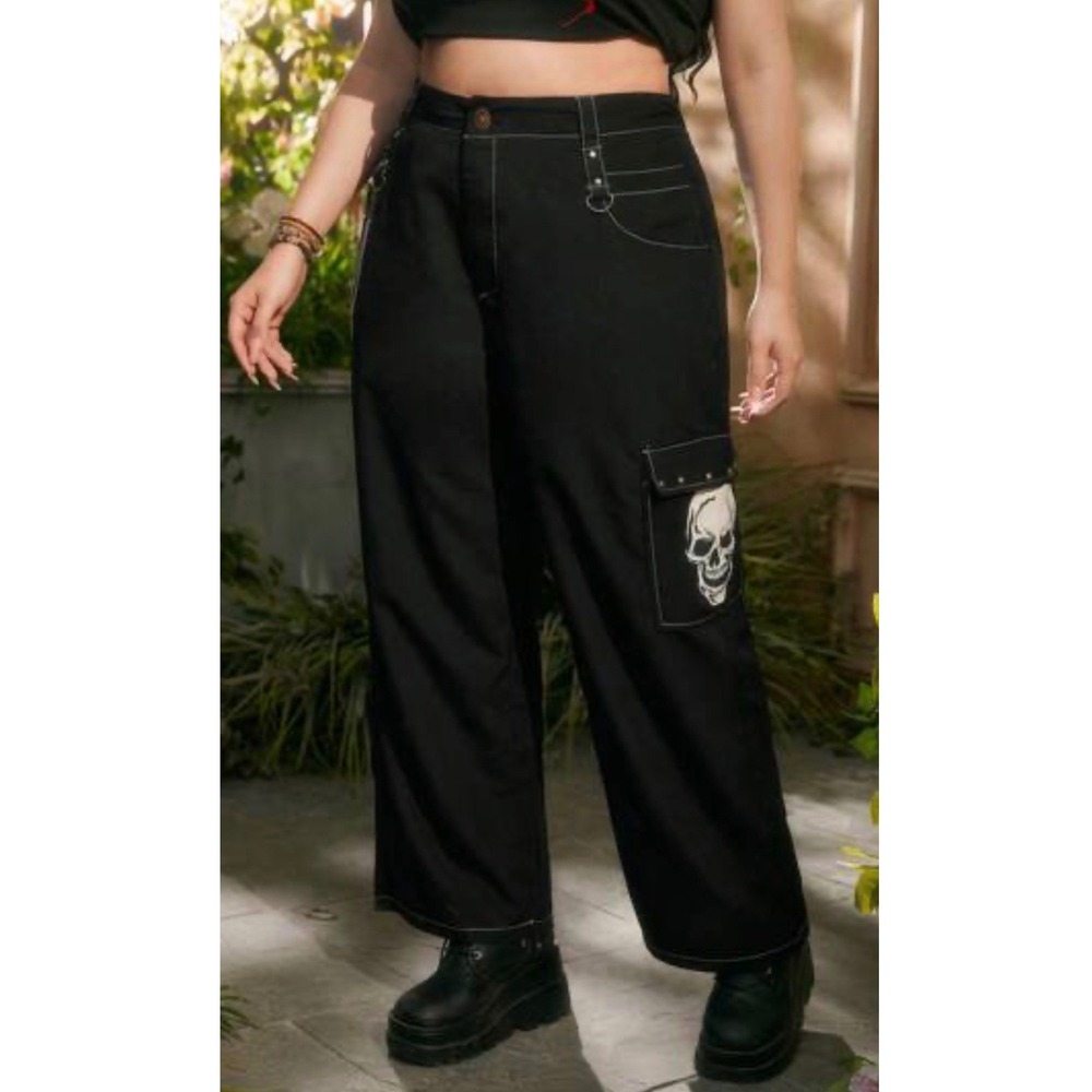 Romwe Cargo Pants Women XS Black Skull Graphic Contrast Stitch Wide Leg Y2K Edgy